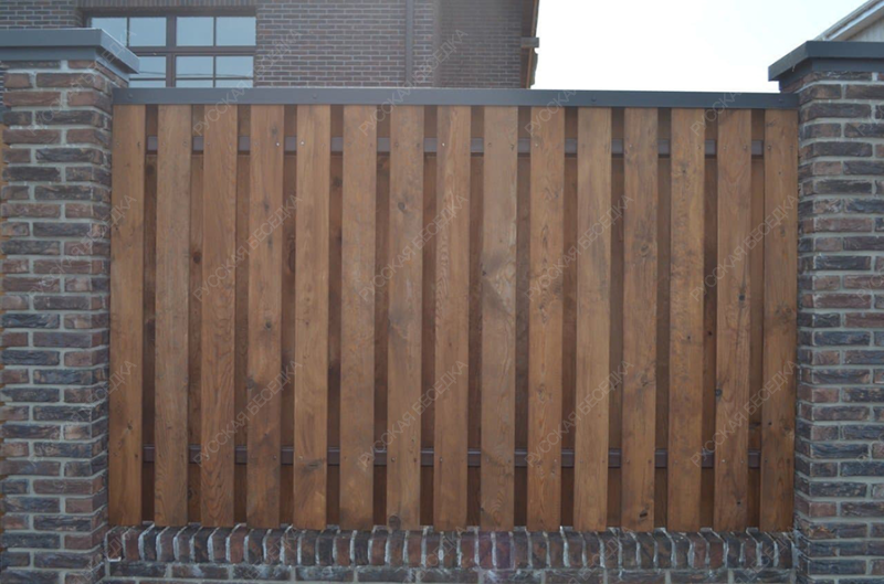 Забор №10 - шахматный с планкой