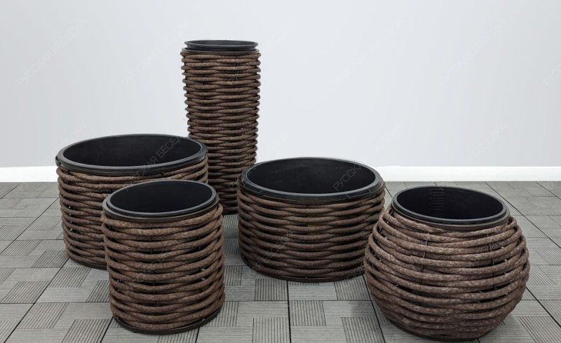 Вазон плетеный  коричневый